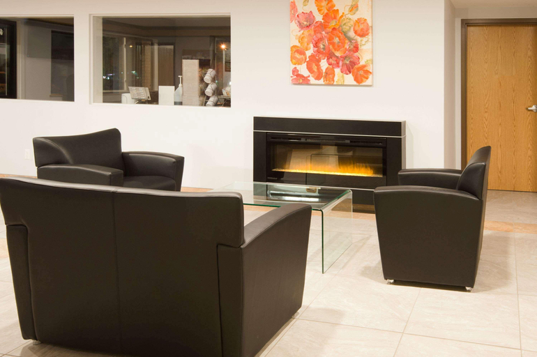 Public Area 2, Super 8 by Wyndham Salmon Arm, Columbia-Shuswap