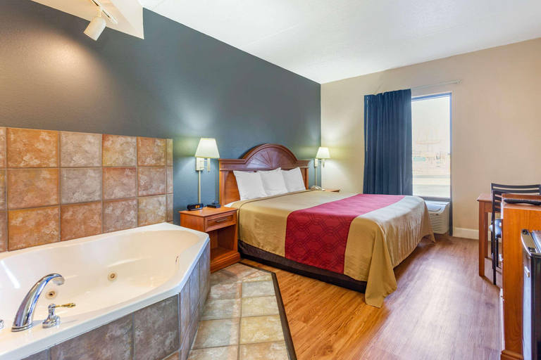 Bedroom 4, Econo Lodge Lookout Mountain, Hamilton
