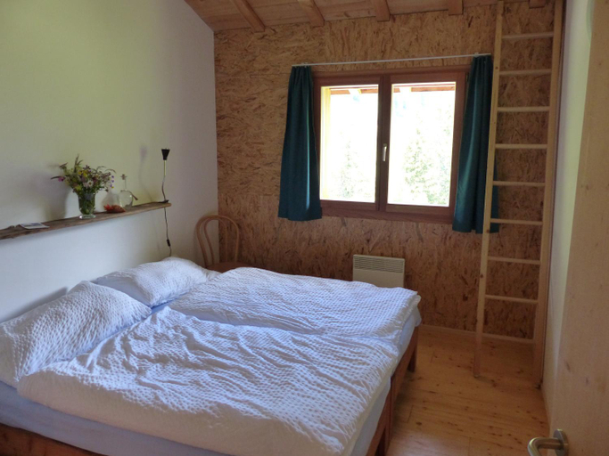 Bedroom 2, Gasthaus Heiligkreuz, Raron