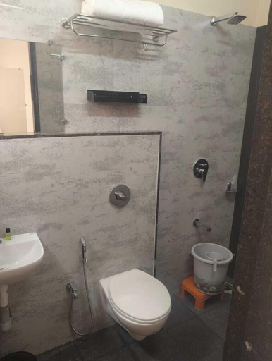 Bathroom 3, Urban Elite Apart Hotel, Dharwad