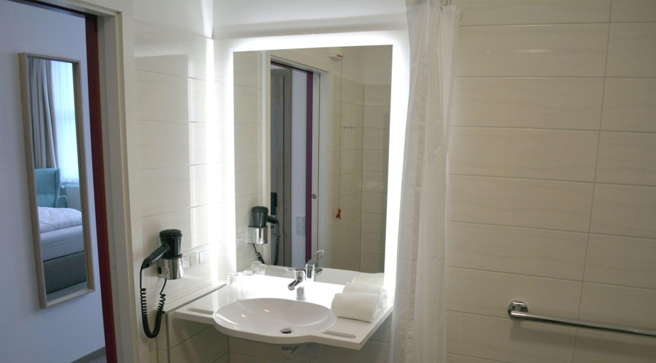 Bathroom 4, Hotel Vita Berlin-Messe, Berlin