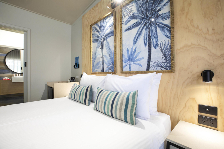Bedroom 3, Nightcap at Marine Hotel, Cardwell