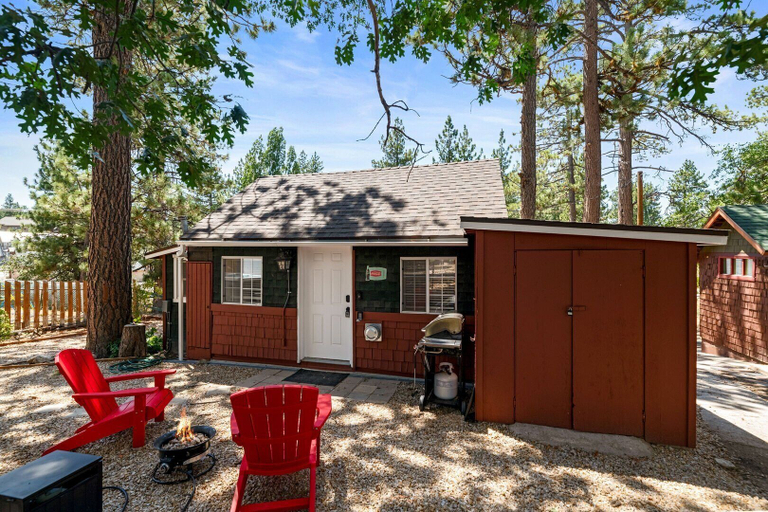 Exterior & Views 1, Little Lux, San Bernardino