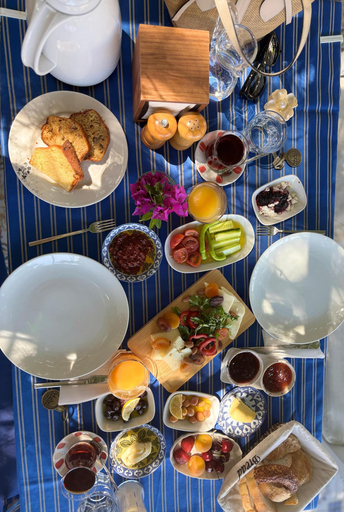 Food & Drinks