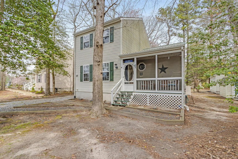 Exterior & Views, Columbia Avenue 17, Sussex