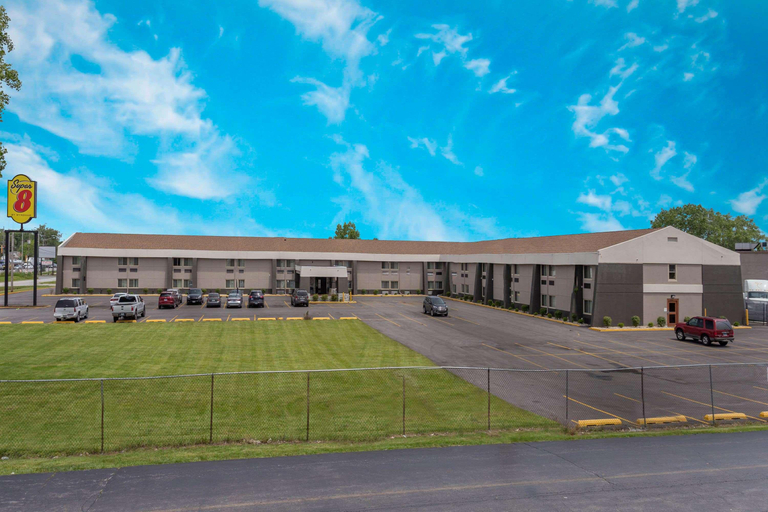 Exterior & Views 2, Super 8 by Wyndham South Holland, Cook