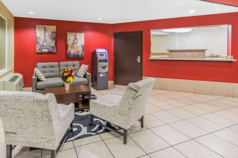Public Area 2, Super 8 by Wyndham Roseburg, Douglas