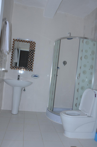 Bathroom 4, Zan-Seyoum Hotel - Lalibela, Semen Wello