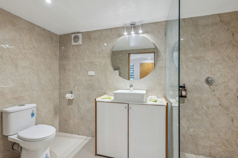 Bathroom 5, Beachcomber Island Resort, Ba