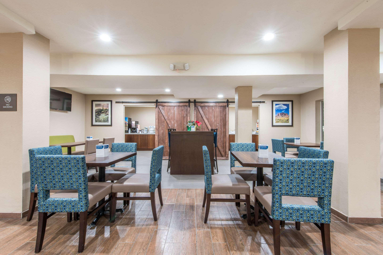 Food & Drinks, Comfort Inn & Suites Pinetop Show Low, Navajo