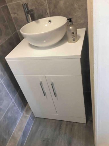 Bathroom 2, 5 Bed House - Sleeps 10 - Garden - Parking - Wifi, Kent