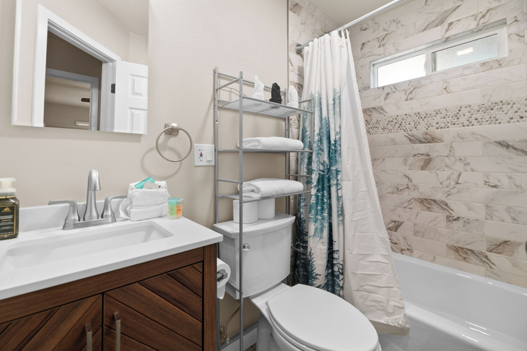 Bathroom, The Maple Lane Hideaway, San Bernardino