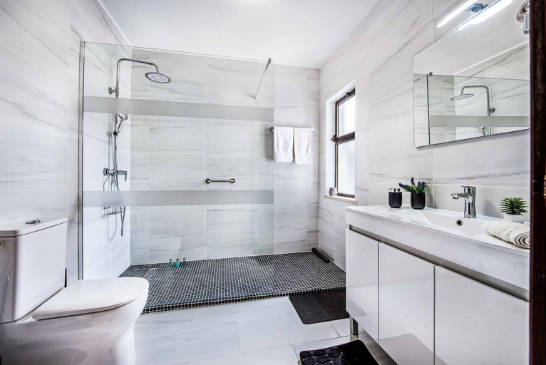 Bathroom 4, Villa Gira, Albufeira