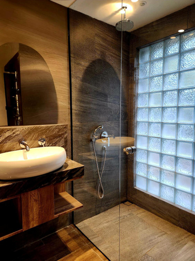 Bathroom 2, Villa 4-BR Klub Bunga No 4 Batu Malang, Malang
