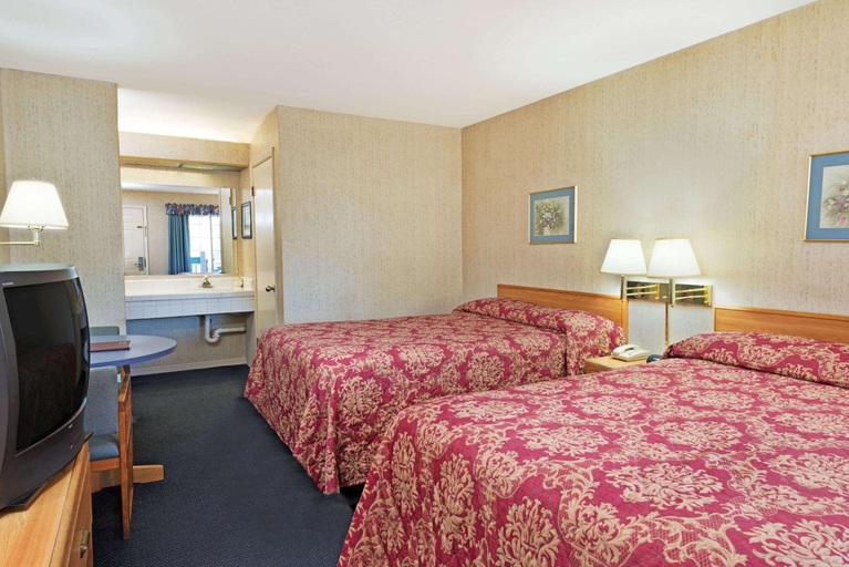 Bathroom 4, Super 8 by Wyndham Auburn, Placer