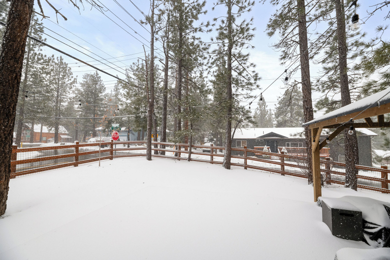 Others 5, Sugarpine Retreat, San Bernardino