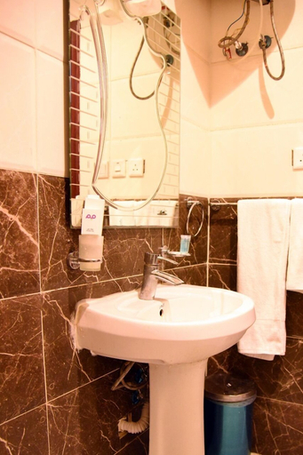 Bathroom 5, In Taiba Apartment, Al Madinah Al Munawwarah