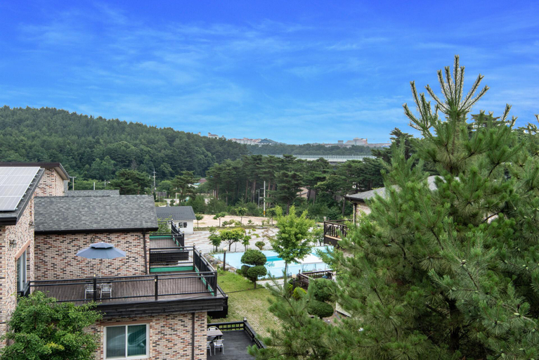 Others 2, Sokcho White House, Sokcho