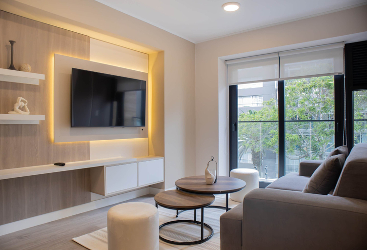Room 5, w Bright 1BR w Balcony in Miraflores, Lima