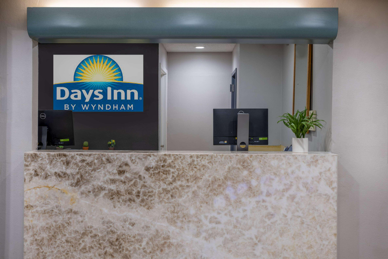 Public Area 2, Days Inn By Wyndham Pleasant Prairie, Kenosha