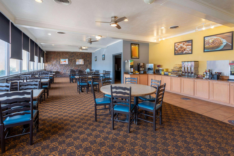 Food & Drinks 5, Days Inn & Suites by Wyndham Clovis, Curry