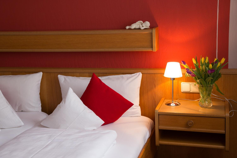Bedroom 2, Hotel Garni Zum Hirschen, Kitzingen