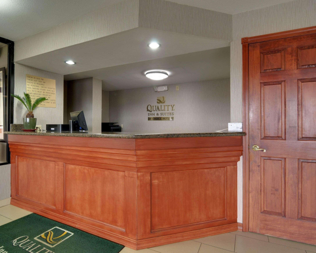 Public Area 2, Quality Inn & Suites Clarksville, Johnson
