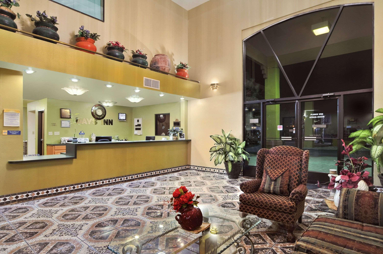 Public Area 2, Days Inn by Wyndham Carlsbad, Eddy