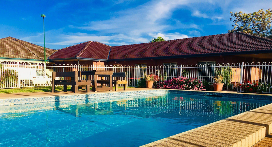 Sport & Beauty 5, Bushmans Motor Inn, Parkes