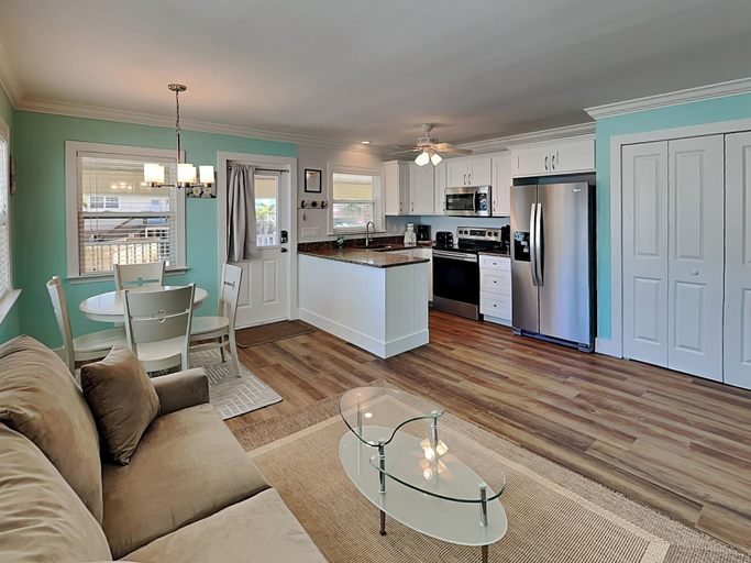 Others 1, Evening Drift by Distinctive Beach Rentals, Lee