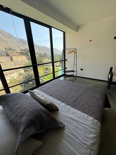 Room 5, w Elegant 7BR Home w Pool in Santa Eualia, Huarochiri