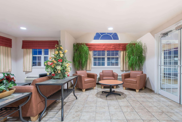 Public Area 2, Microtel Inn & Suites by Wyndham Altus, Jackson