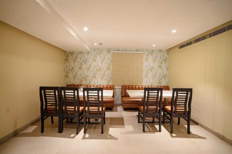 Others 5, Hotel Mezbaan, Raipur