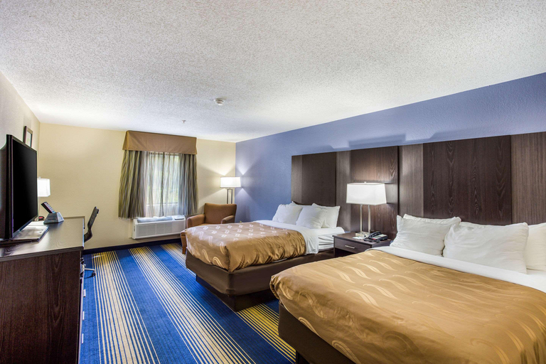 Bedroom 3, Quality Inn Charleston, Kanawha
