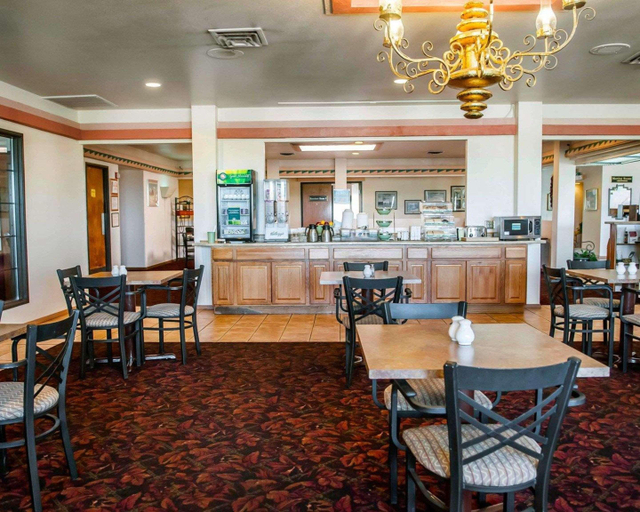 Food & Drinks 5, Quality Inn Tucumcari, Quay