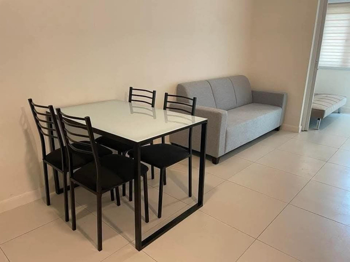 Others 4, 19 East, Muntinlupa