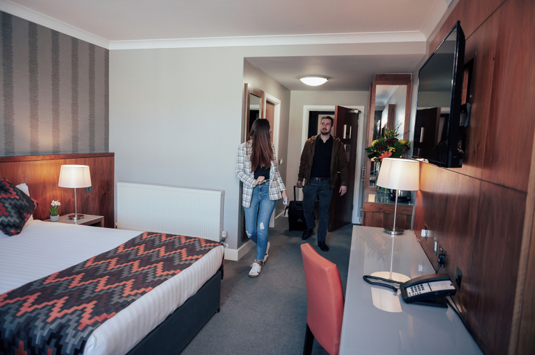 Bedroom 2, Fitzwilton Hotel