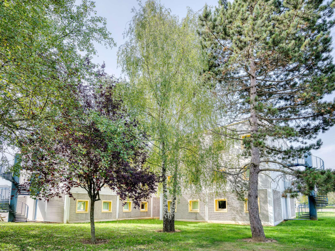 Exterior & Views 5, ibis budget Versailles Trappes, Yvelines