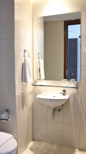 Bathroom 3, Picasso Style, West Jakarta