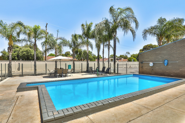 Sport & Beauty 5, Cottonwood Motor Inn, Mildura - Pt A