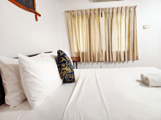 Bedroom 3, Safari Village Hotel, Embilipitiya