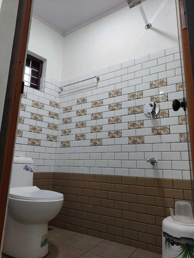 Bathroom 5, Aman Residency, Idukki