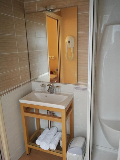 Bathroom 5, Le relais de l'Argoat, Côtes-d'Armor