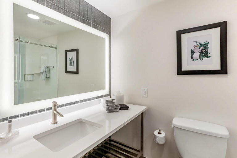 Bathroom 7