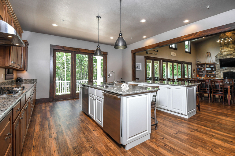 Food & Drinks, Let the Good Times Roll by Taylor Made Deep Creek, Garrett