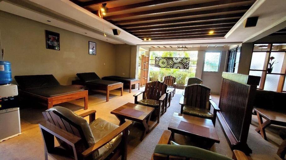 Others 4, Chello Suites, Kampala