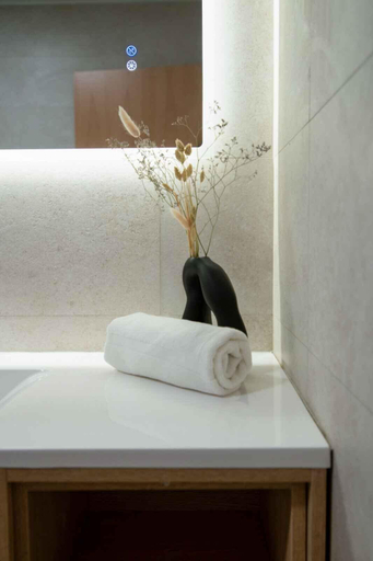Others 4, Hostal Ágora, Valencia