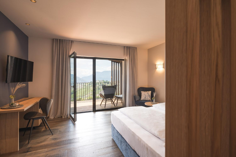 Bedroom 3, Landsitz Stroblhof, Bolzano