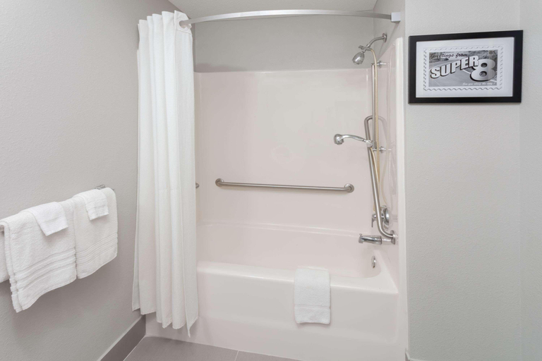 Bathroom 4, Super 8 by Wyndham Rochester, Fulton