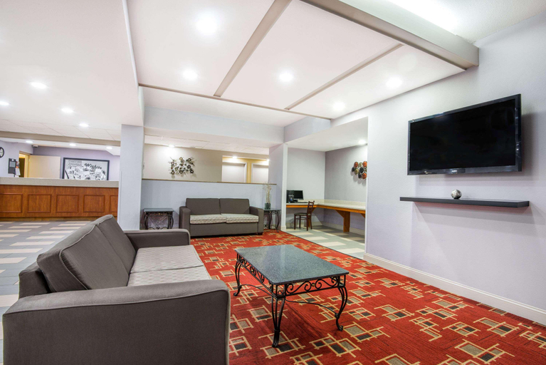 Others 5, Super 8 by Wyndham Wichita South, Sedgwick